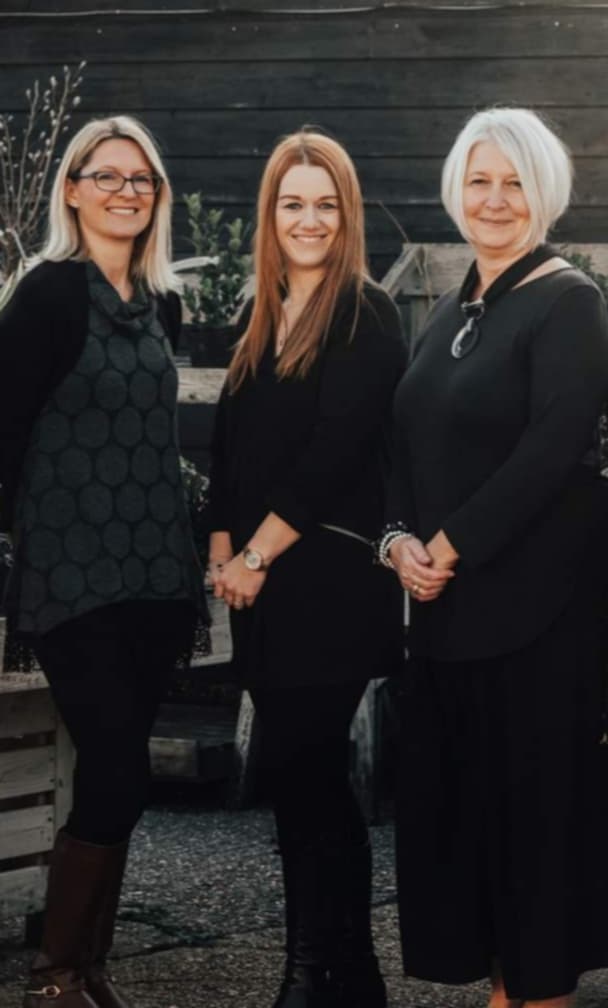 mirror mirror team salon hairdressers